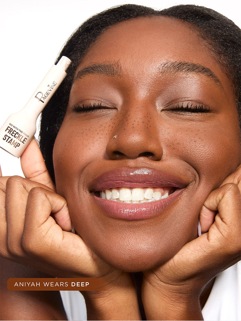 Effortless Faux Freckle Stamp Pen - Natural Looking Freckle Clusters in Seconds(light)