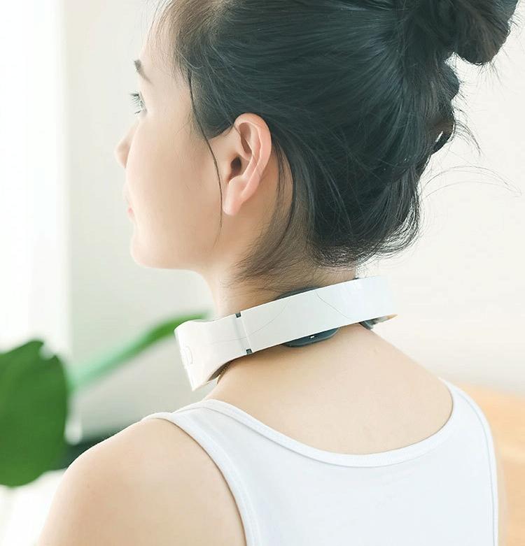 Electromagnetic Pulse Neck Massager With Heating Charging