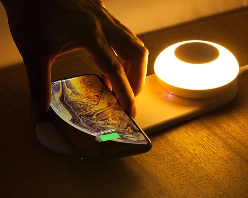 Multifunctional Wireless Charging Desk Lamp