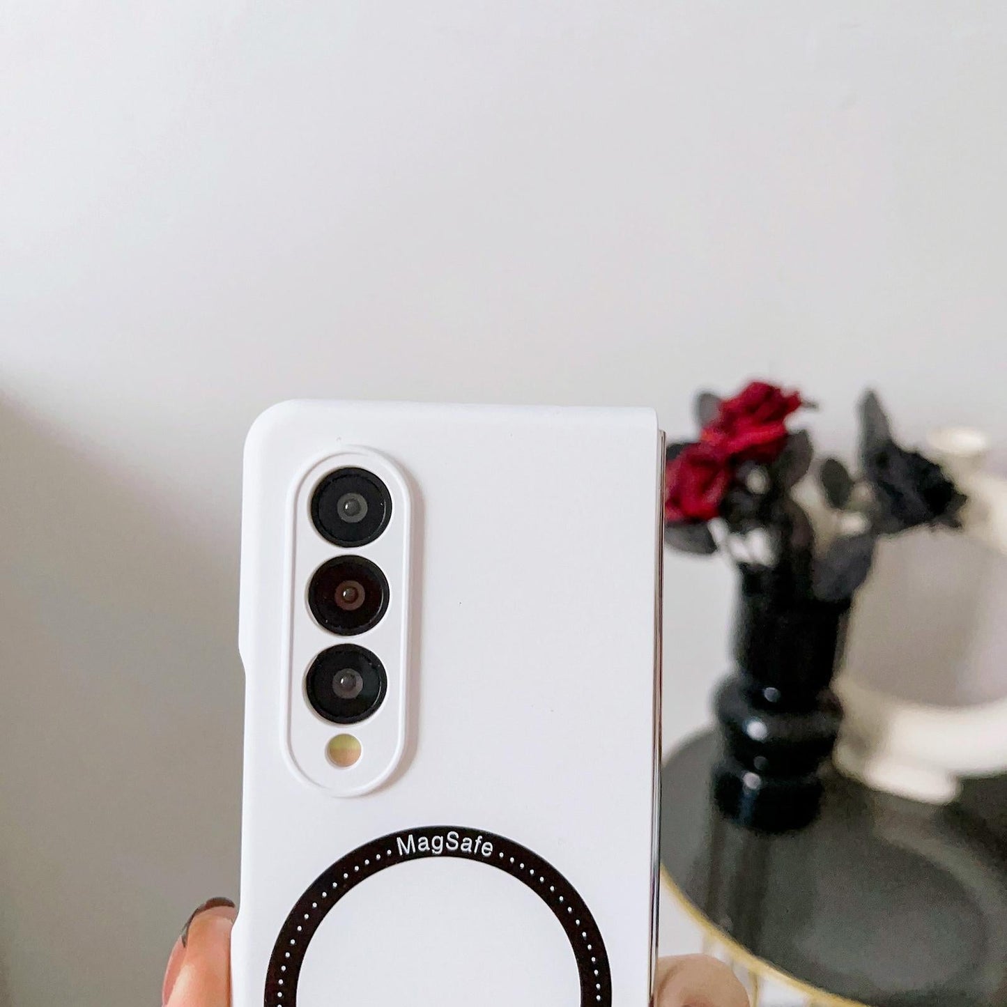 For Samsung Galaxy Z Fold4 5G Magnetic Skin Case - Magsafe - White