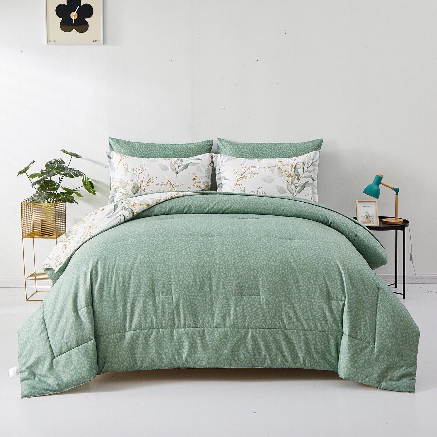 Soft Leaves Comforter Set, King Size, Plush Quilted Bedding with Pillowcases