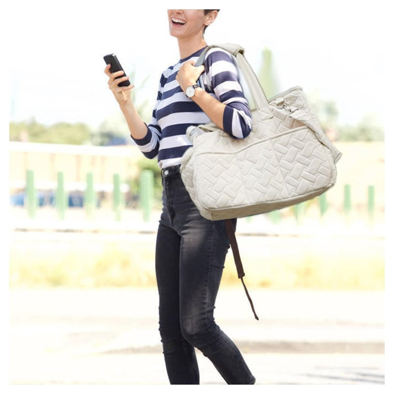 Pink Fashionable Pet Carrier Bag - Stylish Handbag for Cats and Small Dogs